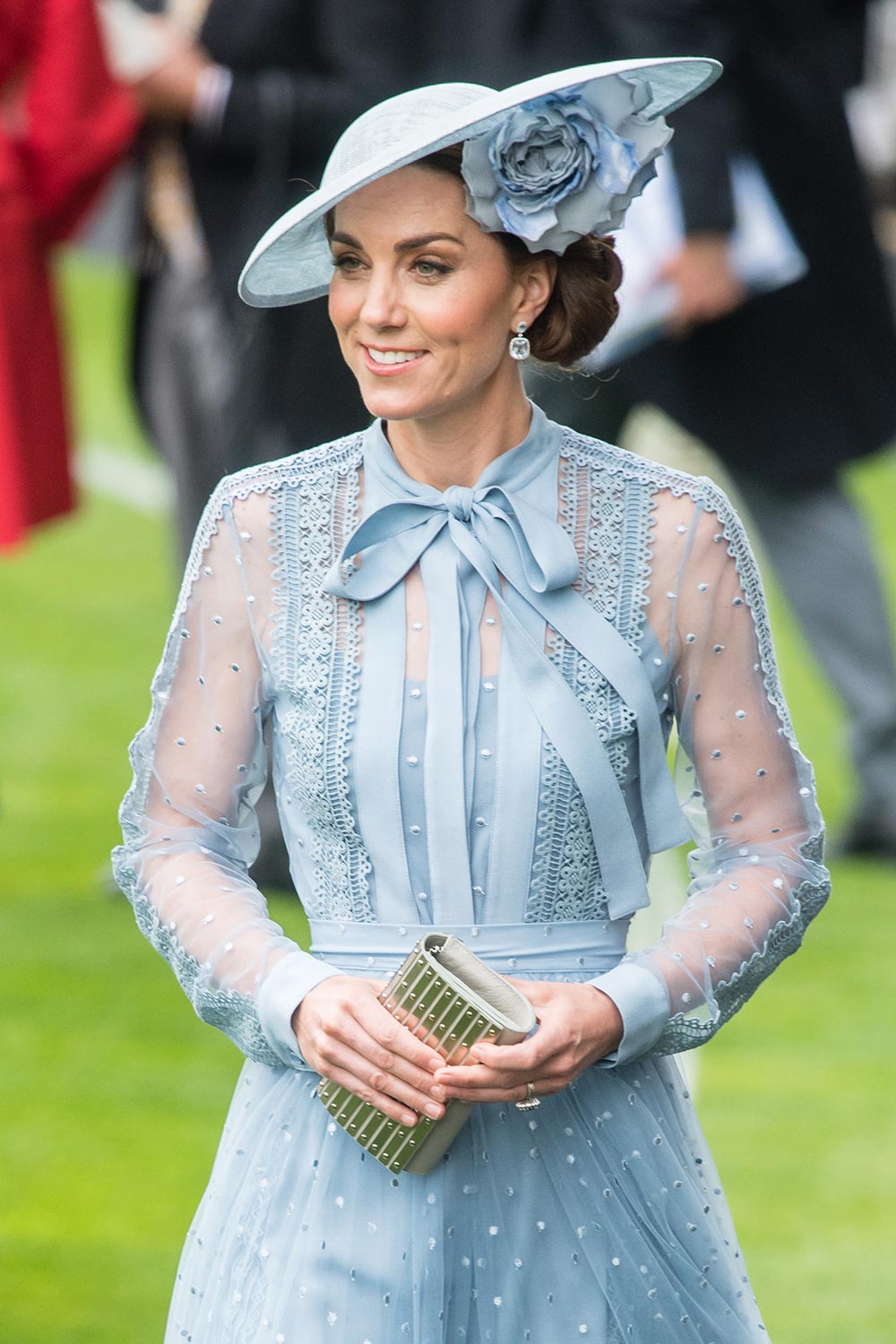 Why The Royal Family Including Kate and Meghan Carries Clutch Bags ...