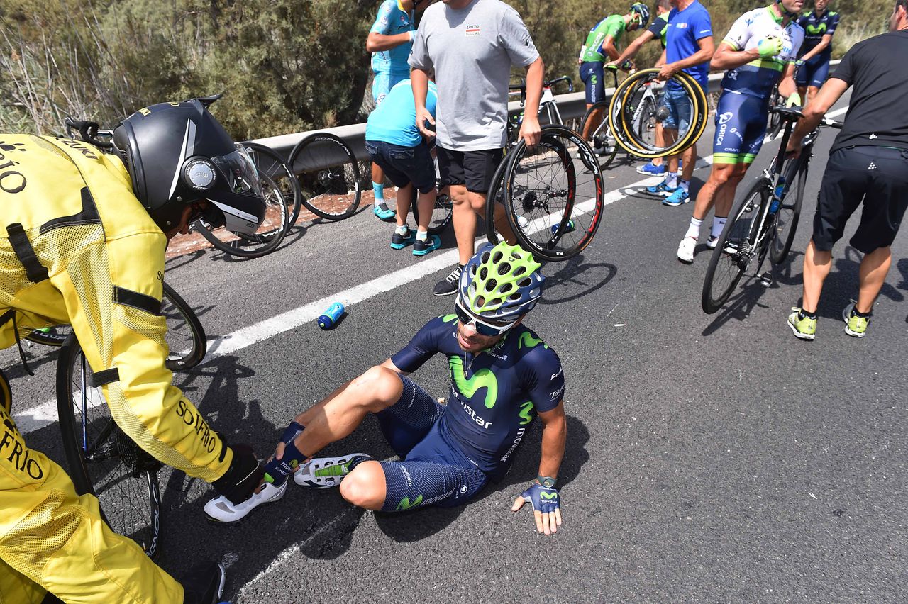 Imanol Erviti (Movistar Team) hit the deck