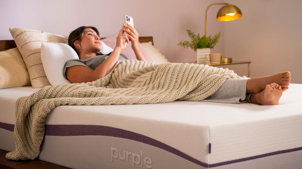 woman dies purple mattress