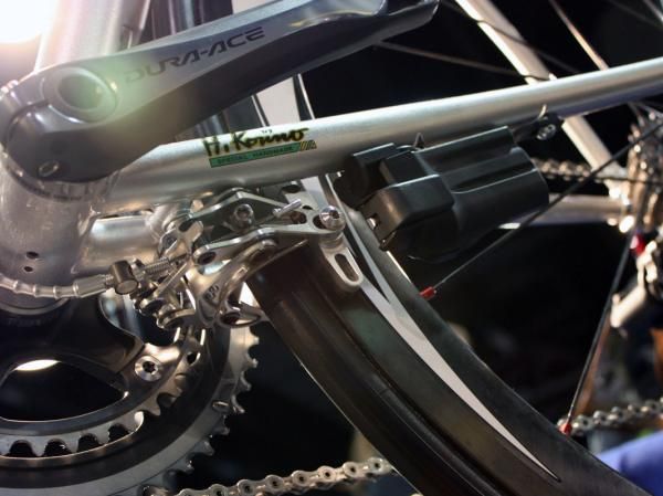 The battery mounts to dedicated braze-ons and the cable is routed through the chain stay.