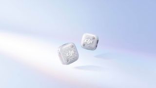 DJI Mic Mini 2S product image on a blue background