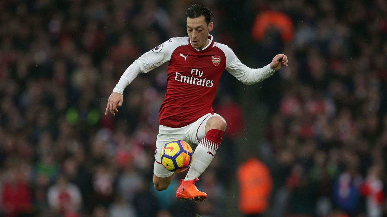 Mesut Ozil Arsenal Barcelona