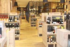 000008bf2-Copy_of_Wine_Shop_Bar.jpg
