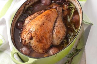Guinea fowl with rosemary, red wine and mushrooms