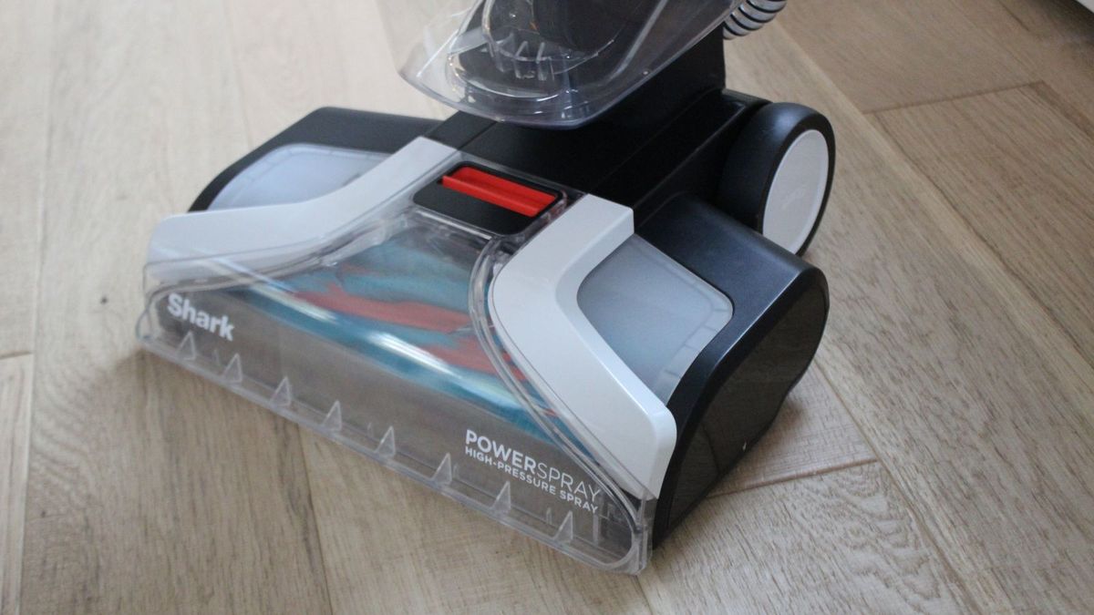 Shark CarpetXpert with Stainstriker Carpet Cleaner review