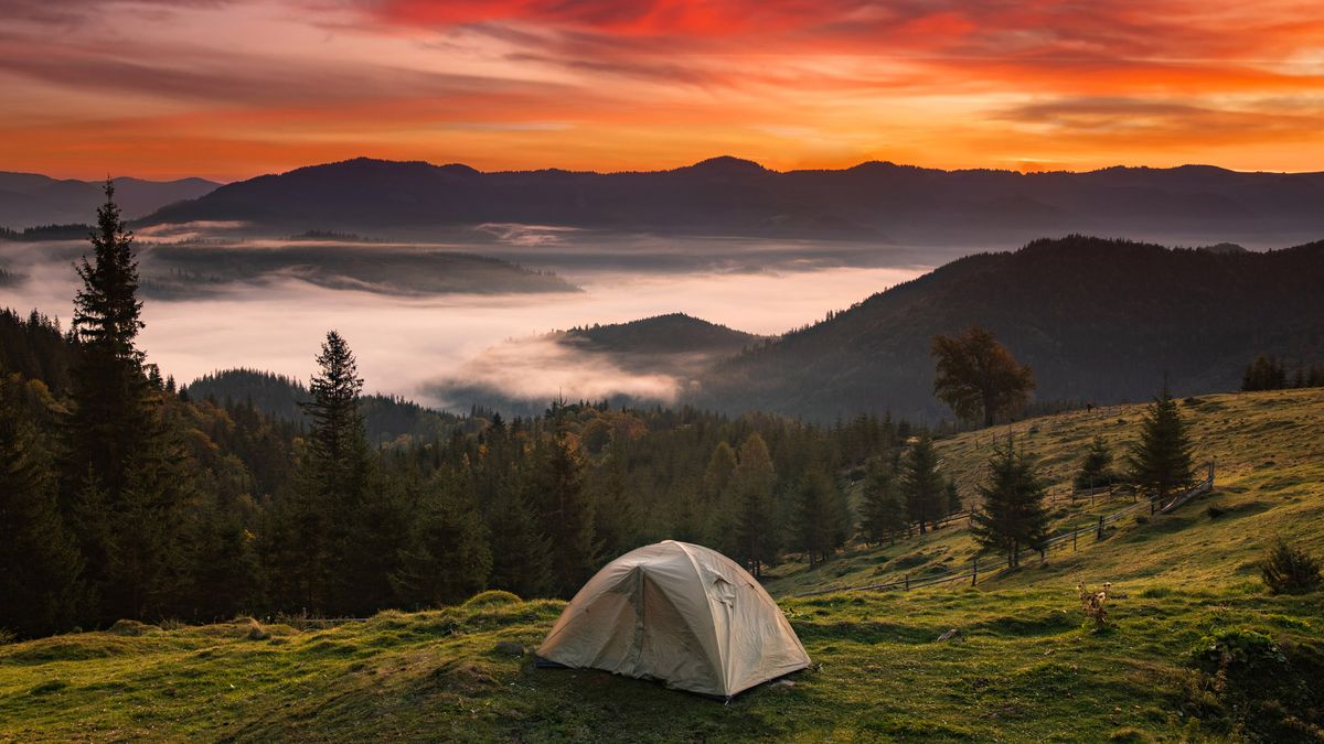 how to choose a backpacking tent: wild camp at sunset