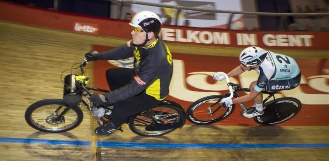 Iljo Keisse in full flight behind a derny