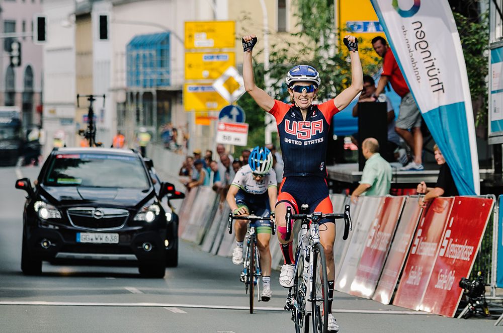Katie Hall (Team USA) beats Amanda Spratt (Orica-AIS)