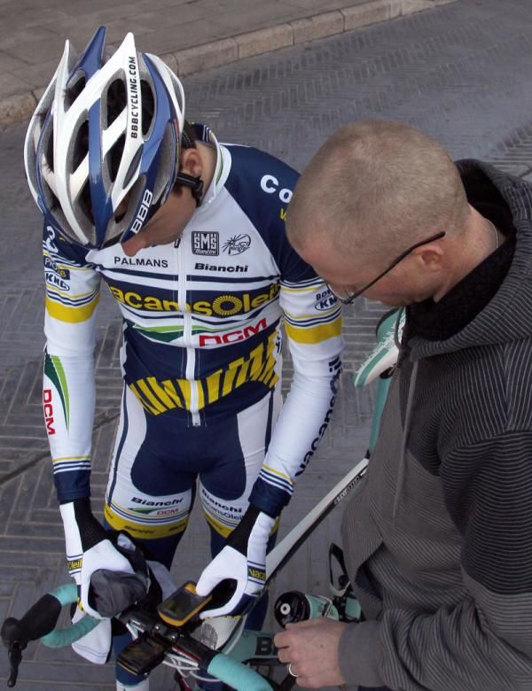 Johnny Hoogerland checking out his results