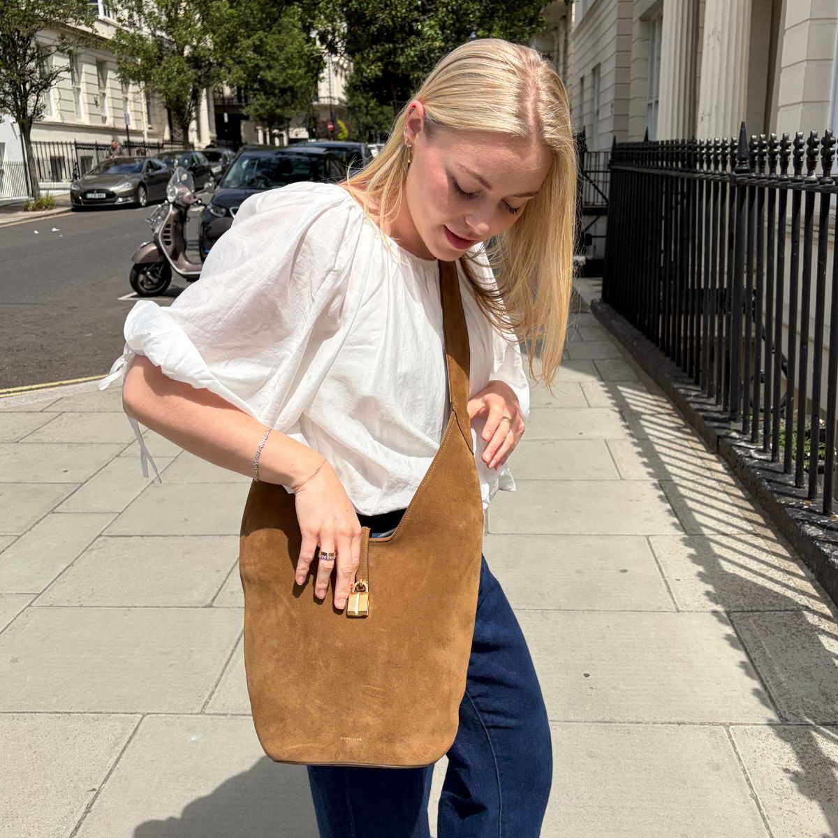 Suddenly, Stylish People Everywhere Are Carrying the Summer It Bag That Rivals Designer Buys