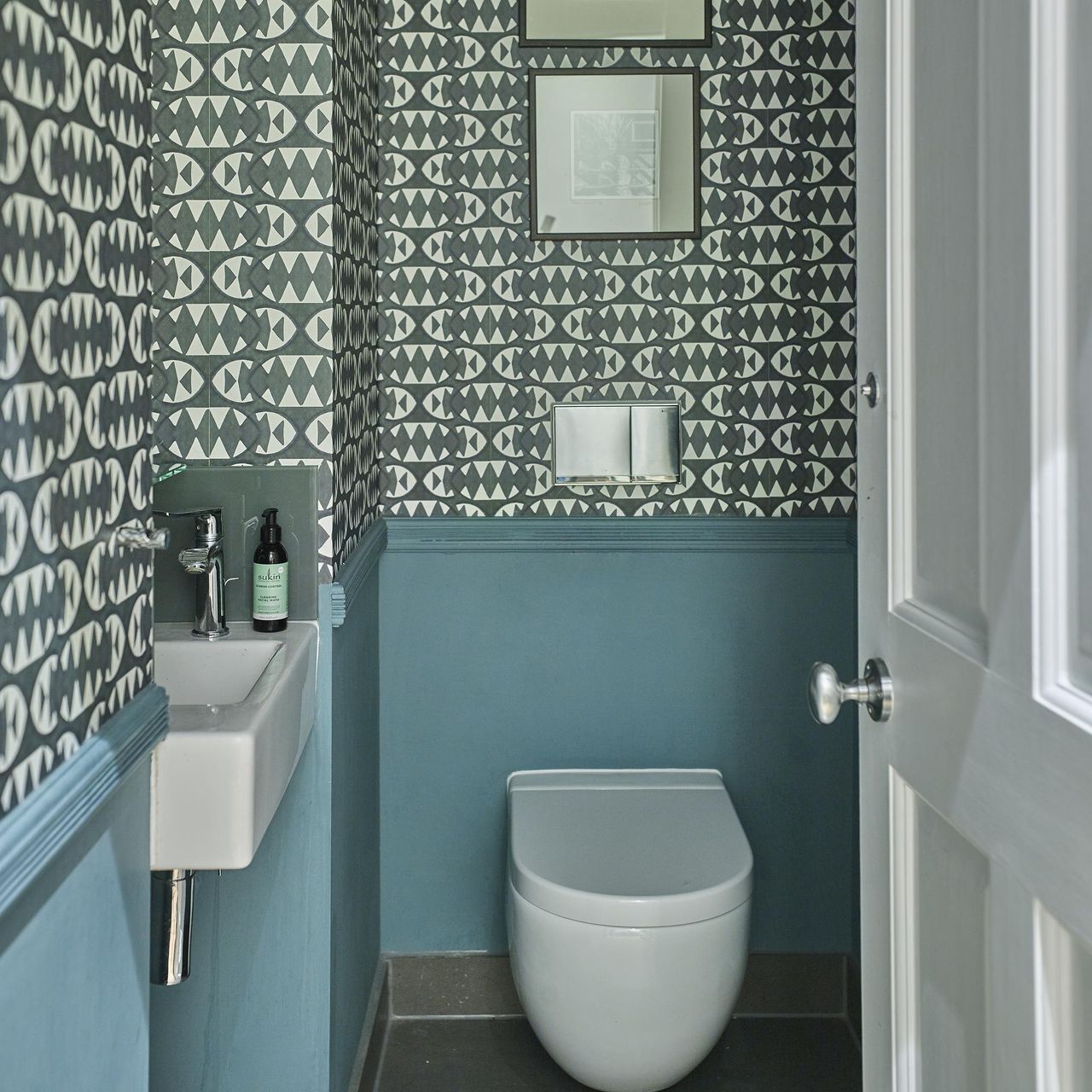 Downstairs toilet wallpaper ideas - give your room a boost | Ideal Home