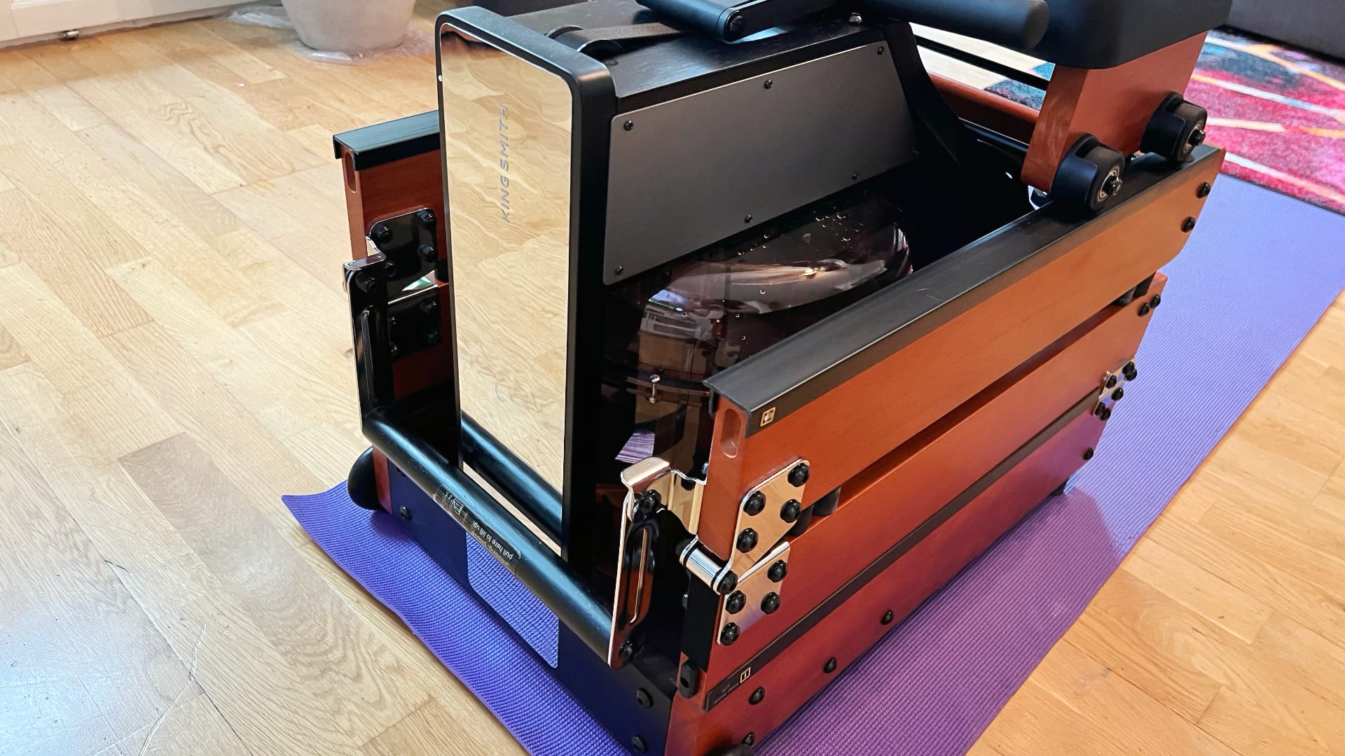 Kingsmith Rowing Pad Pro hopfällbar roddmaskin i vardagsrum