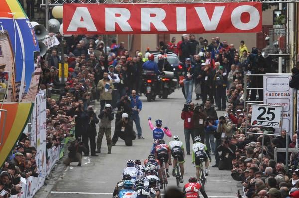 Francesco Gavazzi (Lampre) gets the better of the ISD boys
