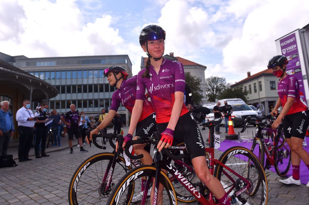 SARPSBORG NORWAY AUGUST 12 Anna Shackley of United Kingdom and Team SD Worx prior to the 7th Ladies Tour Of Norway 2021 Stage 1 a 1415km stage from Halden to Sarpsborg LTourOfNorway LTON21 UCIWWT on August 12 2021 in Sarpsborg Norway Photo by Luc ClaessenGetty Images