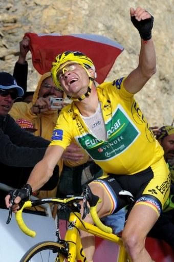 Thomas Voeckler (Team Europcar) celebrates making it in time to keep yellow