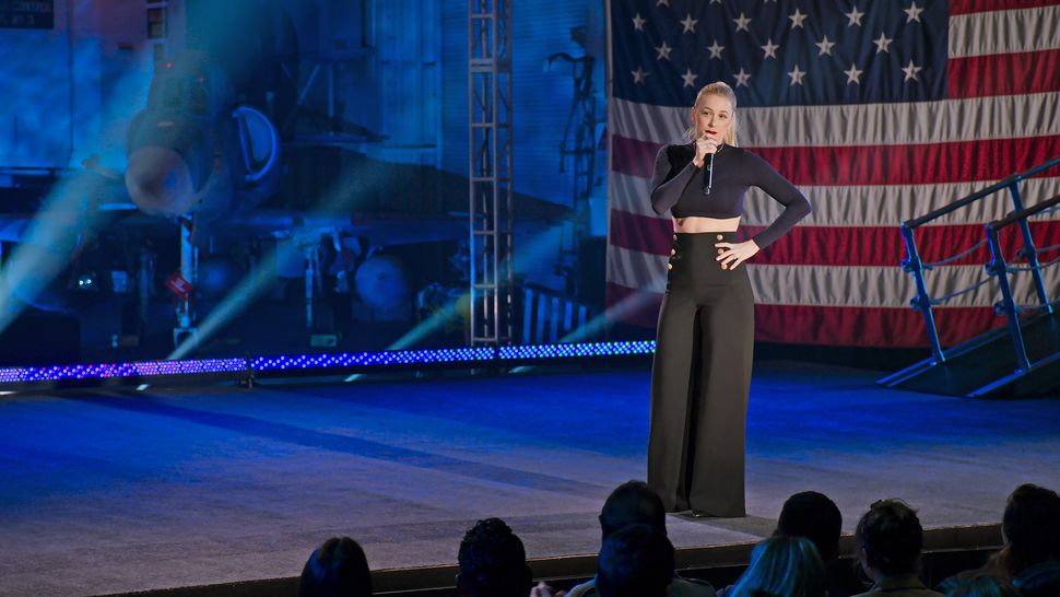 Best Netflix StandUp Comedy Specials You Can Watch Right Now Tom's Guide