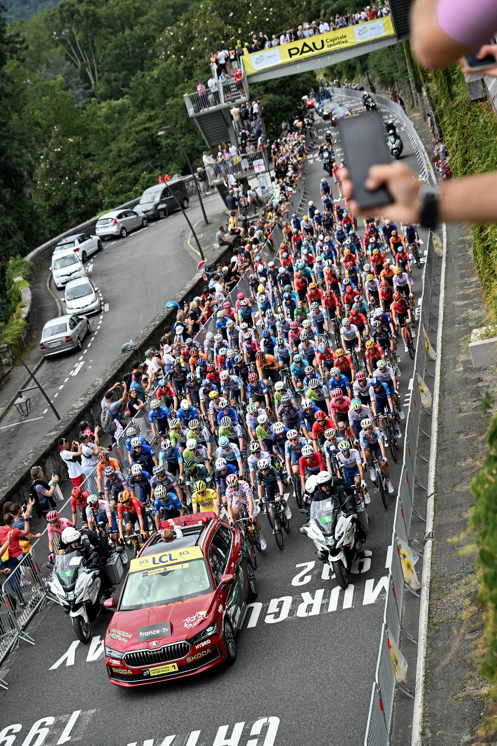 El pelotón durante la etapa 14 del Tour de Francia 2024