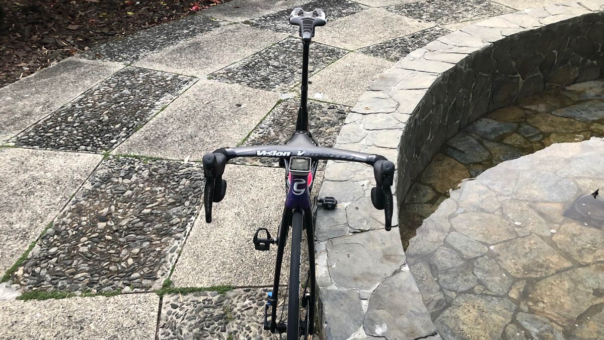 The front profile of the bike highlights its aerodynamic design