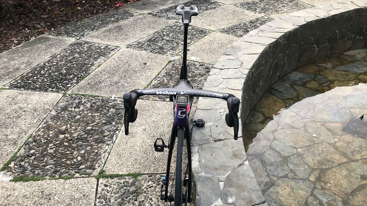 The front profile of the bike highlights its aerodynamic design