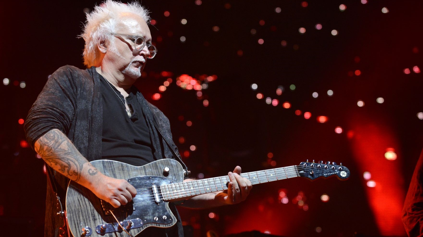 I Played the Track With My Eyes Closed, and I Would See Him”: The Cure  Guitarist Reeves Gabrels Talks Recording With and After David Bowie |  GuitarPlayer