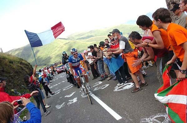 Christophe Moreau (Ag2r Pr&eacute;voyance) showed heart today.