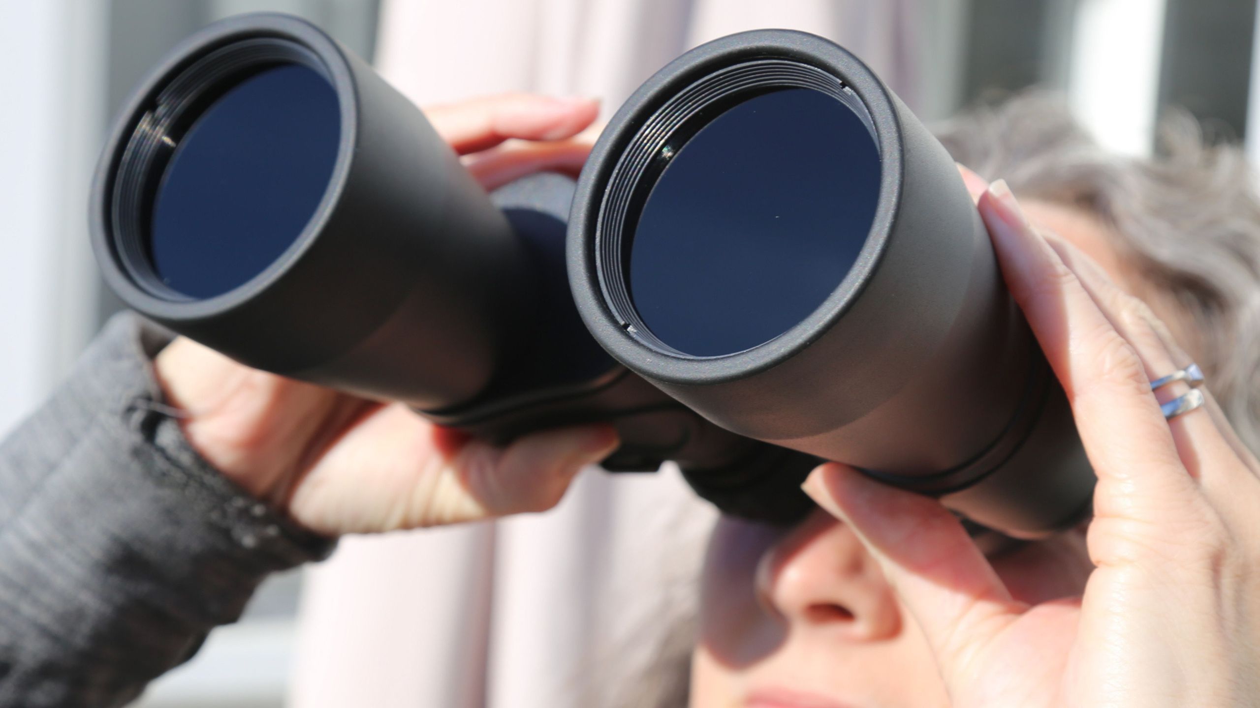 Best Solar Eclipse Binoculars for 2026 Viewing
