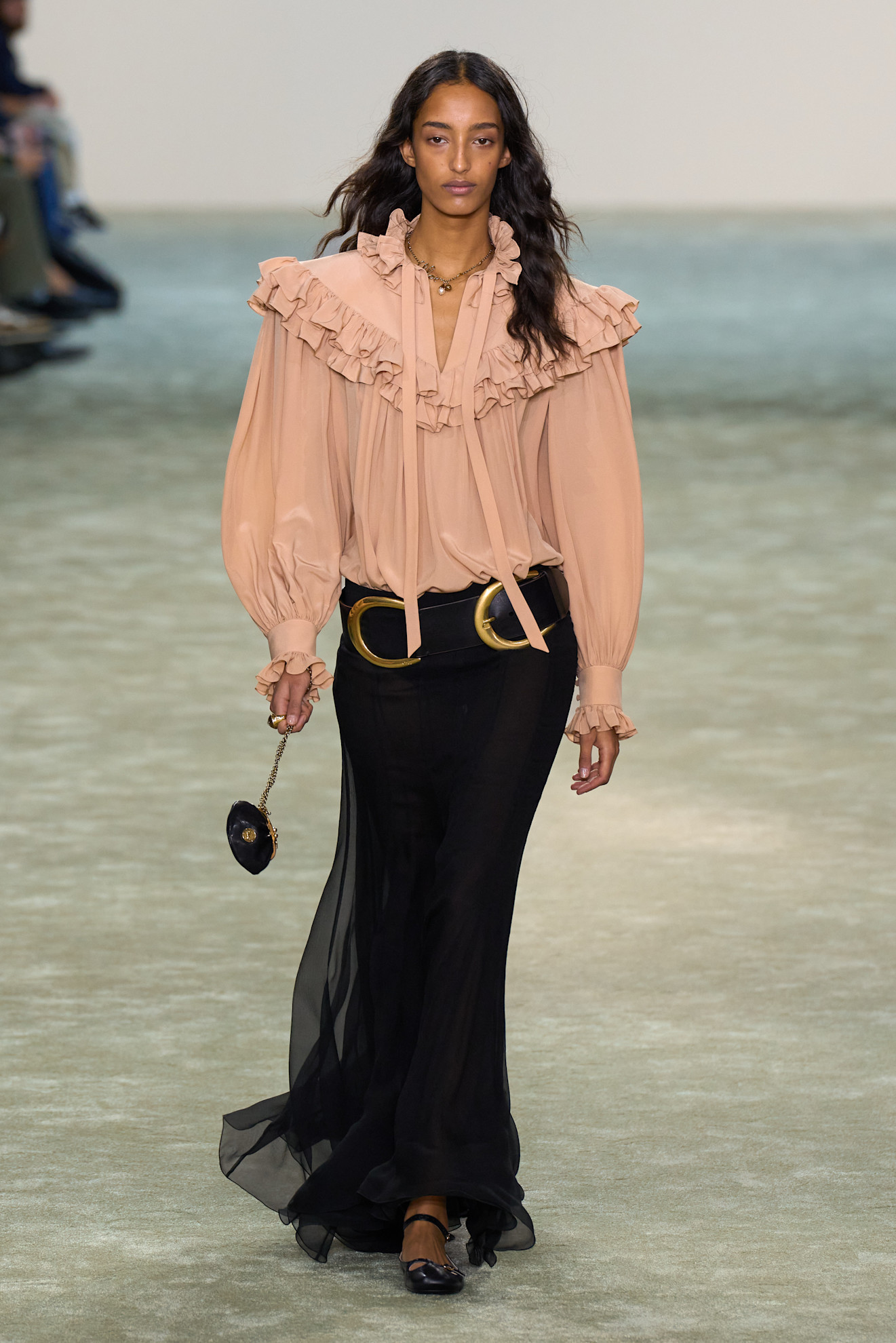 WINTER 2025 SKIRT TRENDS: SHEER SKIRTS AT CHLOE
