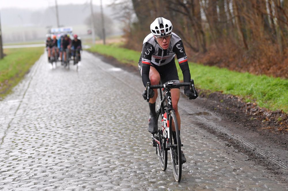 Ellen van Dijk (Team Sunweb) accelerates on the cobbles