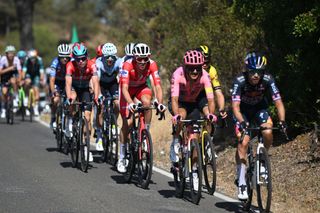 Vuelta a España stage 8 Live - Medium mountain day with sharp uphill finish