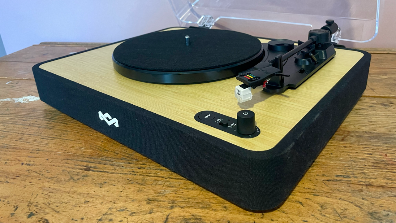 House of Marley Revolution Bluetooth turntable