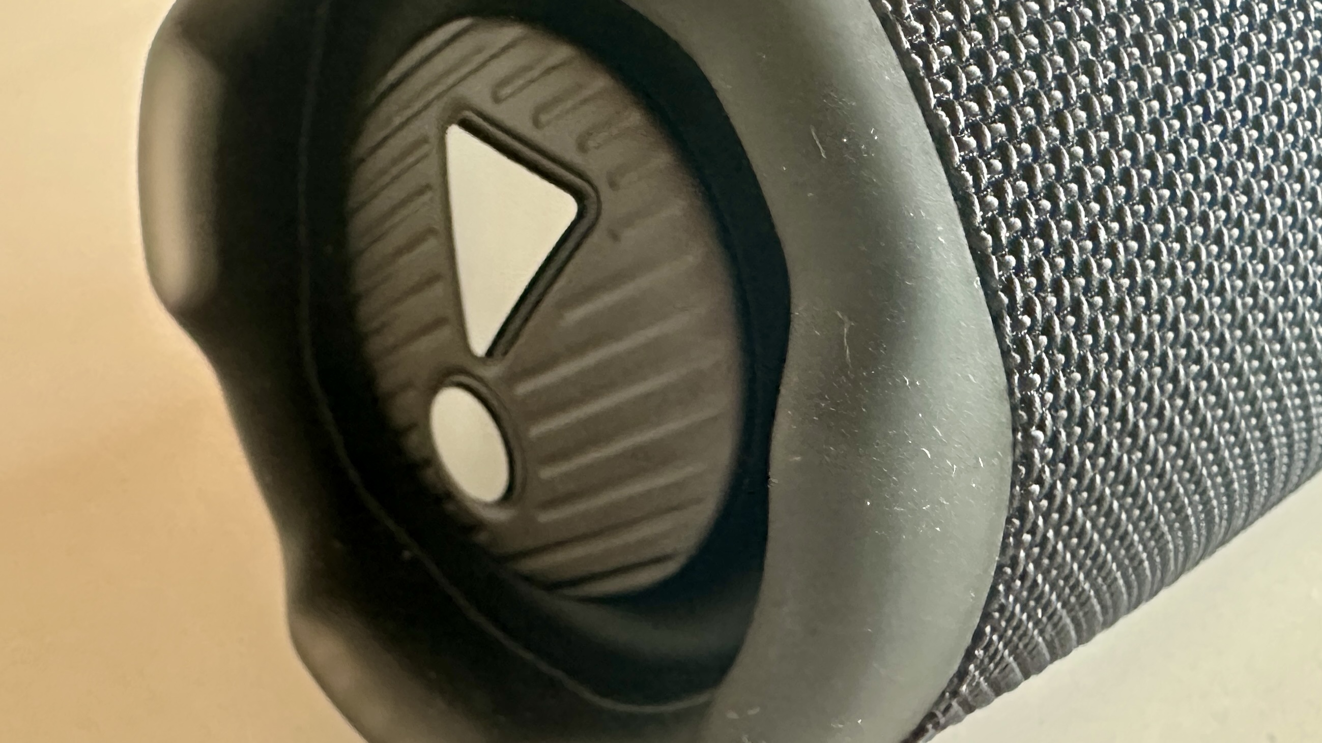 The JBL Charge 6&#039;s bass reflex port