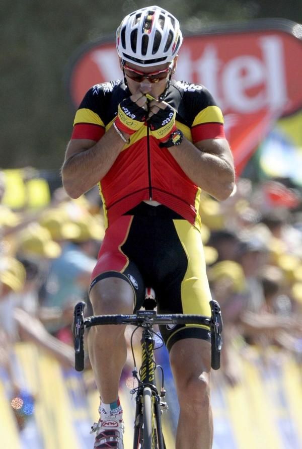 Philippe Gilbert (Omega Pharma-Lotto) kisses his jersey