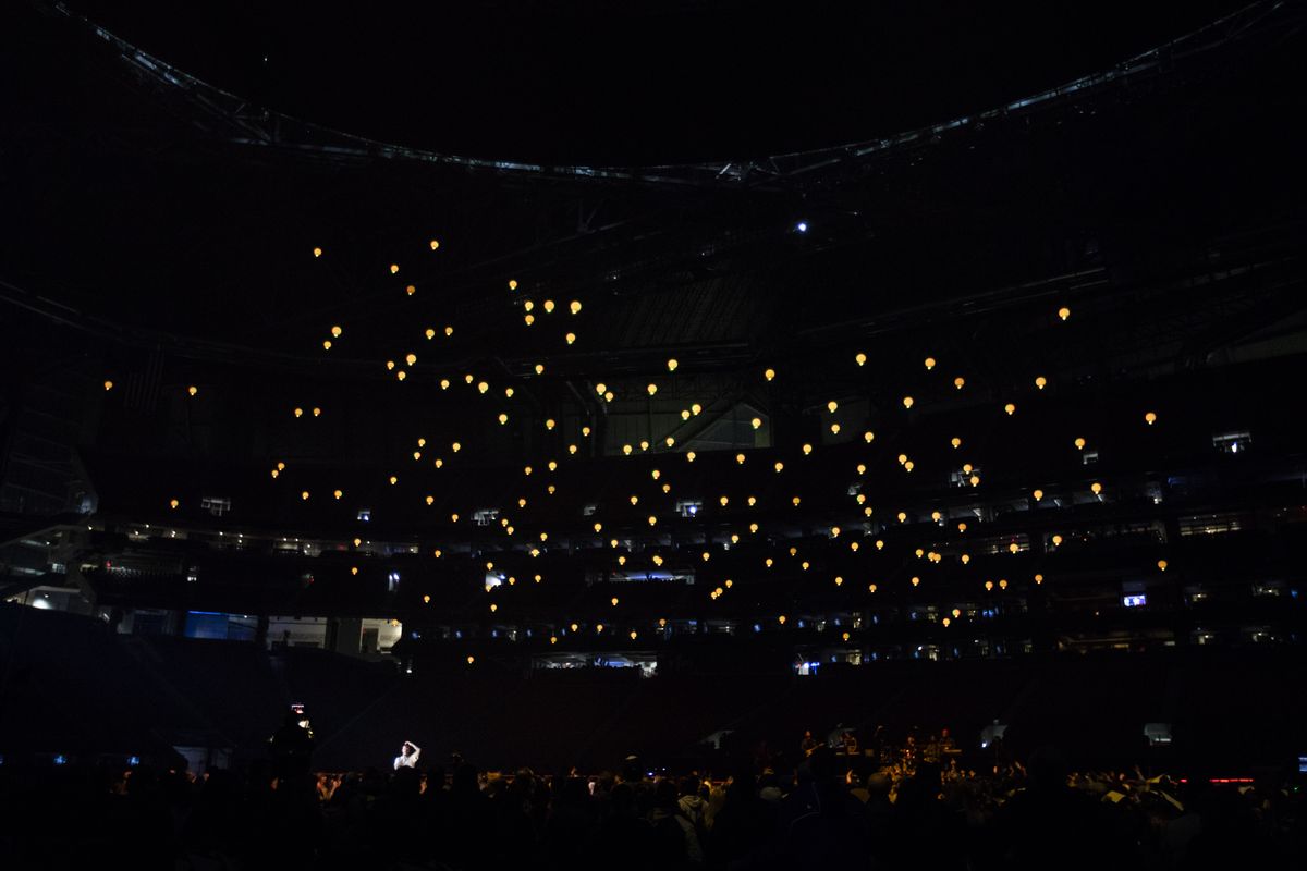 One hundred fifty enhanced Intel Shooting Star drones fly during rehearsals for the Pepsi Super Bowl LIII Halftime Show. (Credit: Intel Corporation)