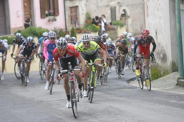 The peloton hammers home on stage 1