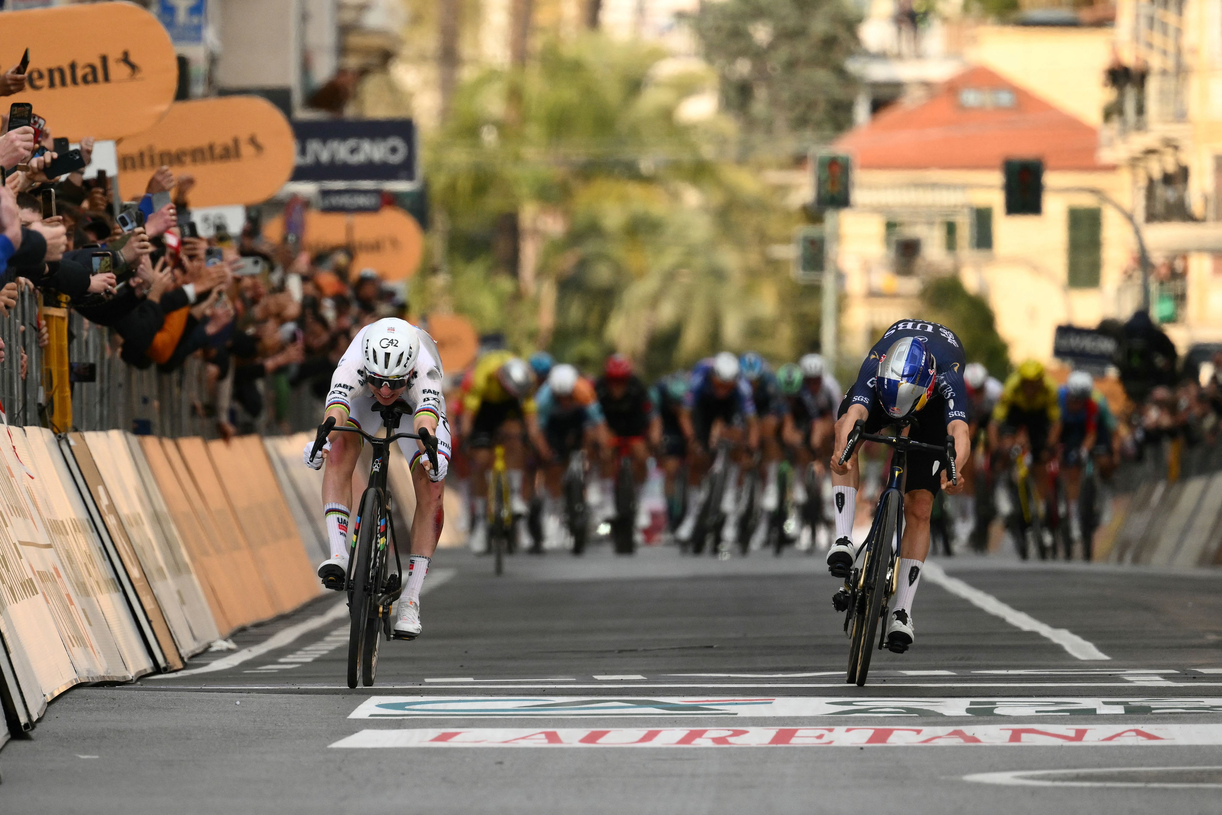 As it happened: World Champion takes Milan-San Remo 2026 by half a wheel over multi-discipline superstar