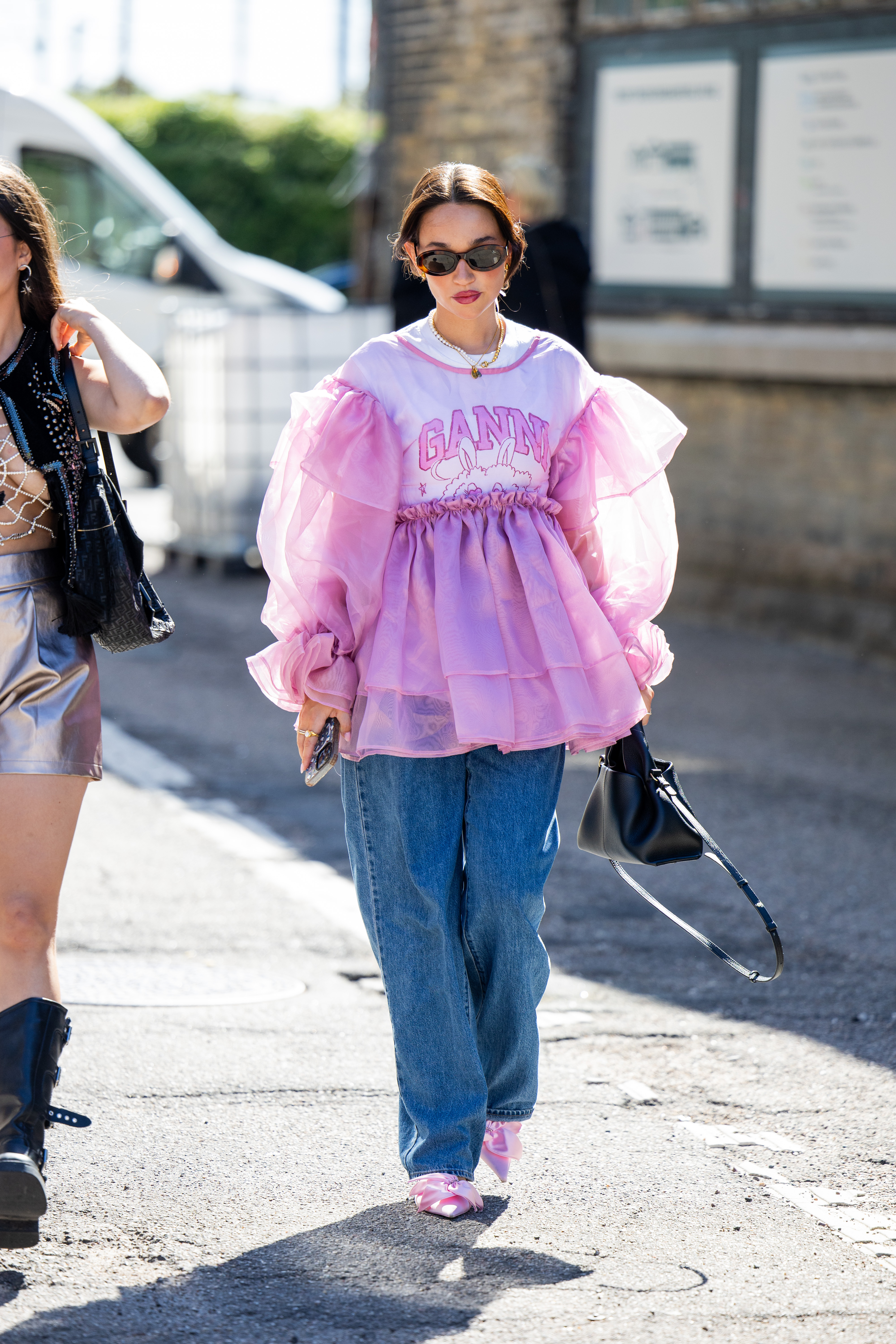 Woman wearing baggy jeans