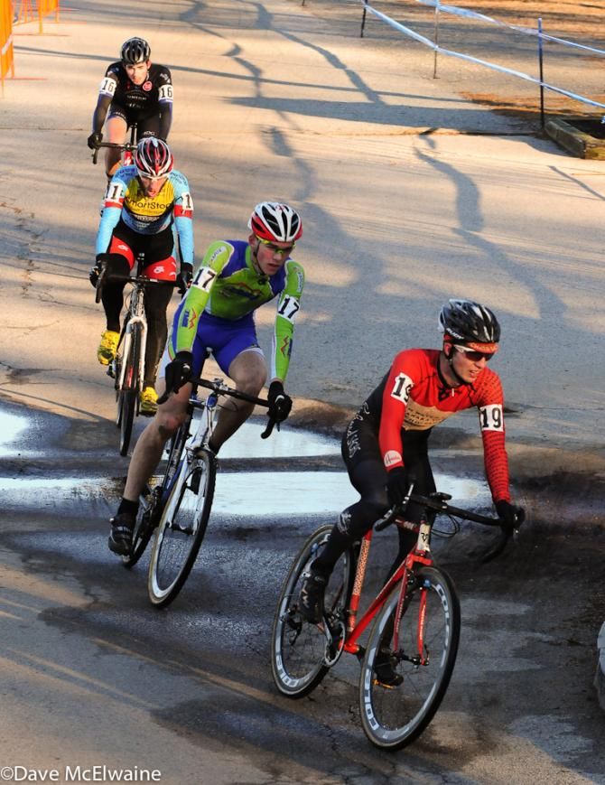 Dan Chabanov (House Industries-Richard Sachs) leading a group off the pavement