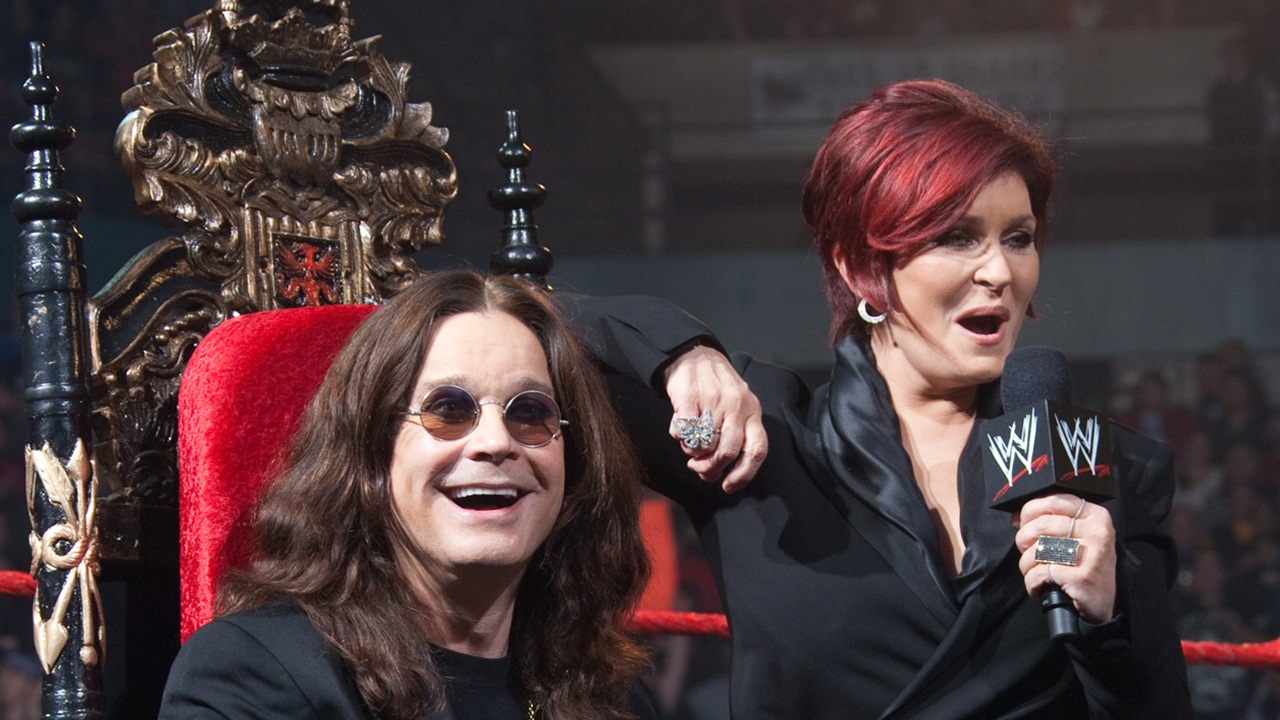 Ozzy and Sharon Osbourne host WWE Raw 2009