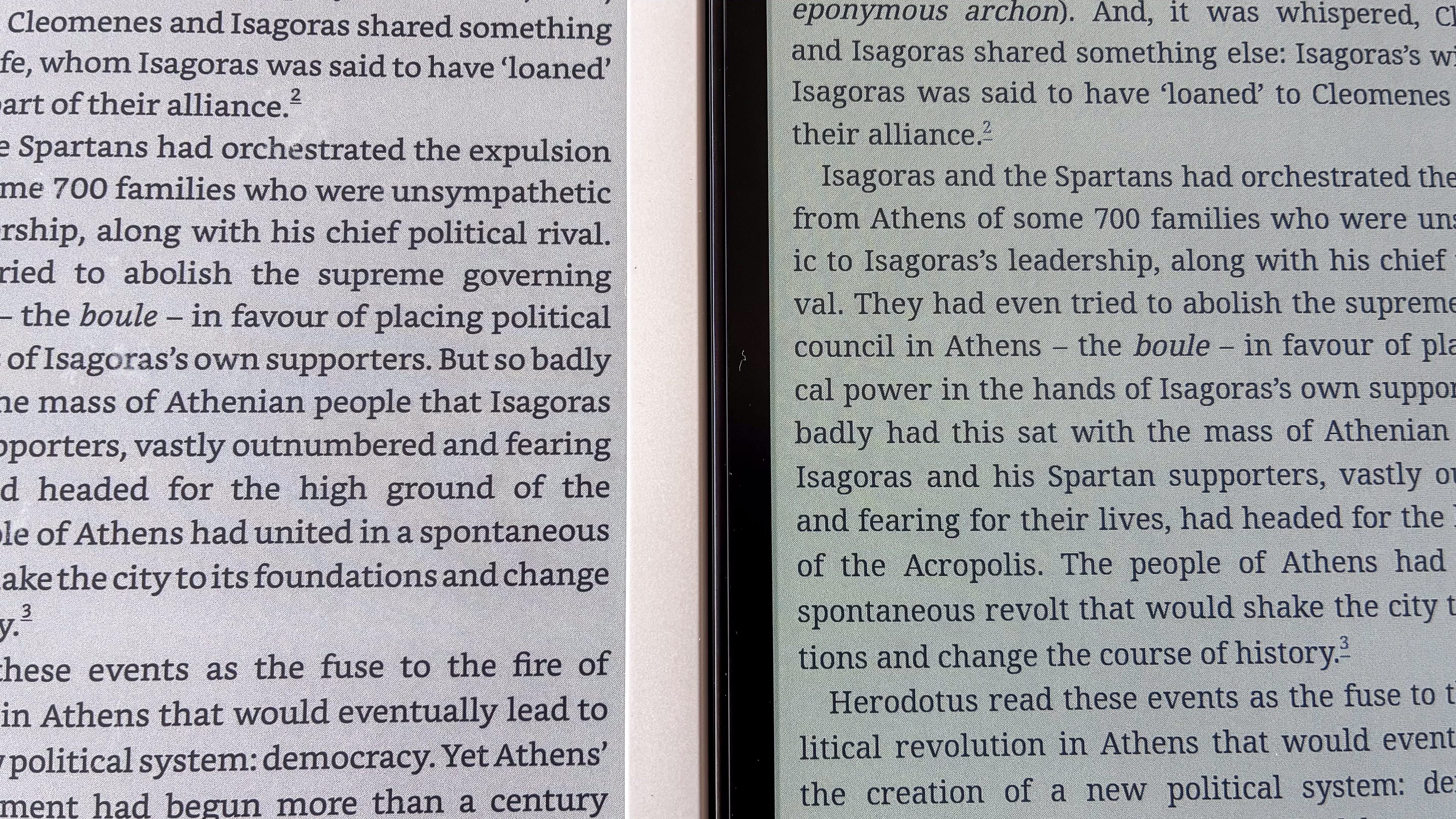 A side-by-side text comparison of the Boox Go Color 7 Gen II (right) and the Kobo Libra Colour (left)