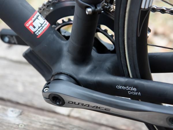 PressFit 30 cups and a modified set of Wheels Manufacturing adapters allow the use of Shimano's Dura-Ace cranks.