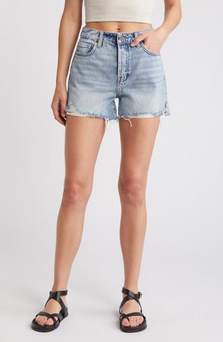 Denim-Shorts mit seitlichem Schlitz und ungesäumtem Saum