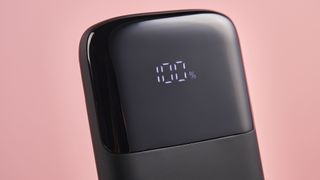 close-up of INIU B61 Power Bank 10000mAh display