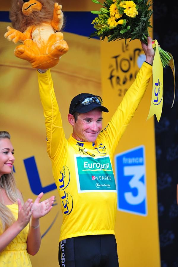 Thomas Voeckler (Europcar) remained in the yellow jersey