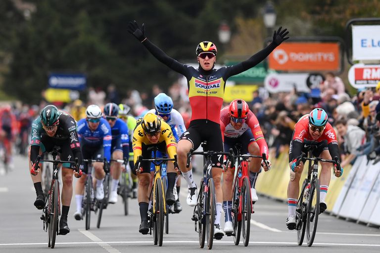 Merlier sprints to victory on the opening stage of Paris-Nice | Cycling ...