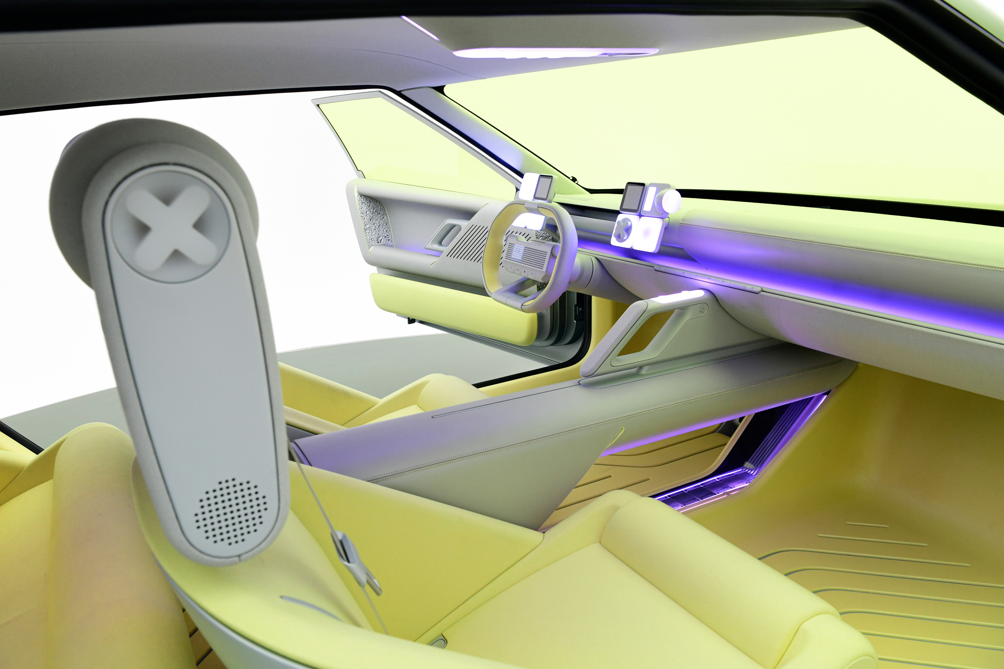 Hyundai Concept Three interior