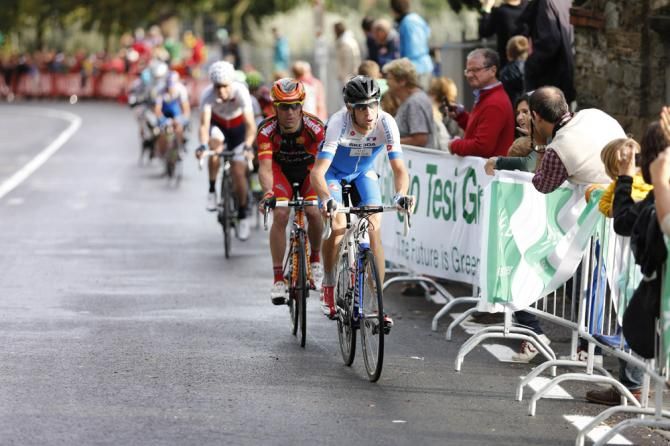 Vincenzo Nibali (Italy) and Joaquim Rodrigeuz (Spain) at the head of the world championship road race on the final lap