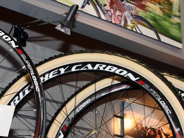 Tubular mountain bike wheels and tires? Yessirree, it's a trend that's been growing for some time now and Ritchey offers its top-end Superlogic carbon wheels in a glue-on variety to suit.