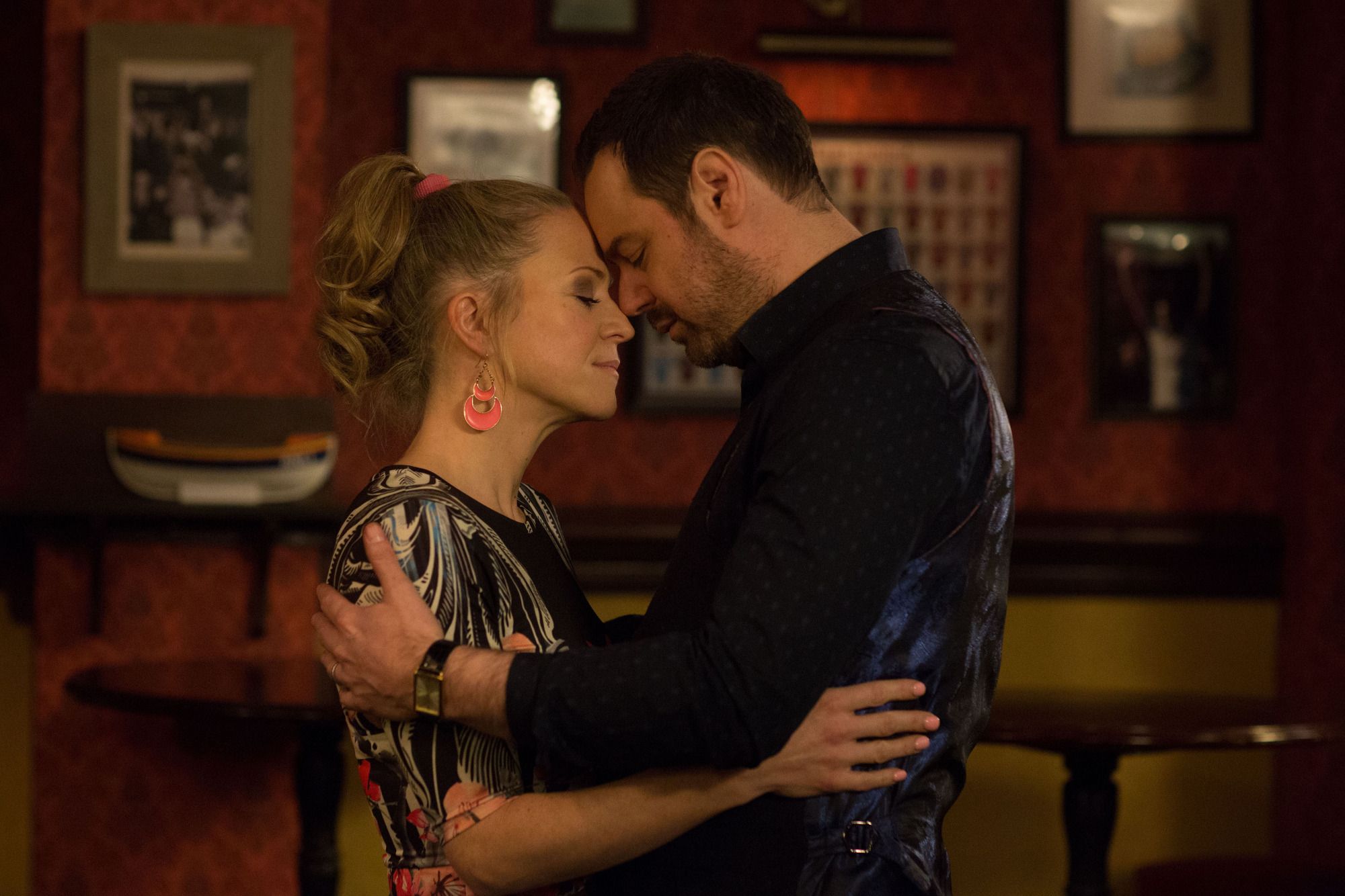 EastEnders spoilers: An emotional Mick and Linda Carter get ready to leave  the Square! | What to Watch