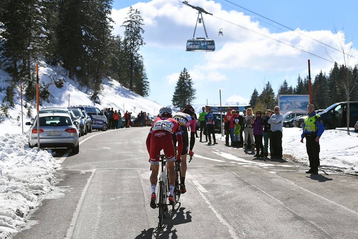 Pavel Kochetkov and Sander Armee struggle at the back of the break