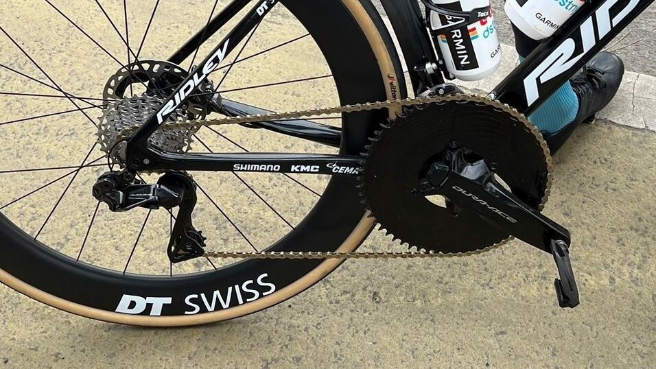 Victor Campenaert&#039;s 62T chainring and &#039;front derailleur-killer&#039; Classified hub up close